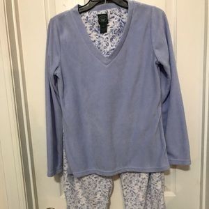Laura Ashley 2 piece comfy pajama set with drawstring waist. Size Small